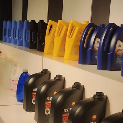 Купить 1-5L полностью автоматическая линия наполнения смазочными материалами 1000-5000BPH 1000ml-5000ml online manufacture