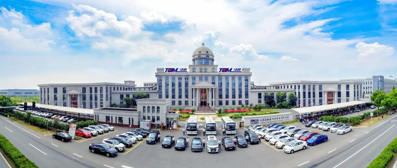 ODM Автоматическая жидкая многоголовая эксклюзивная запатентованная антифризная и маслобутылочная машина для наполнения 12