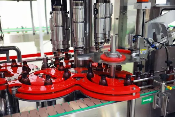 Усовершенствованная поршневая фасовочная машина с отслеживанием для производства дезинфицирующего средства для рук 5