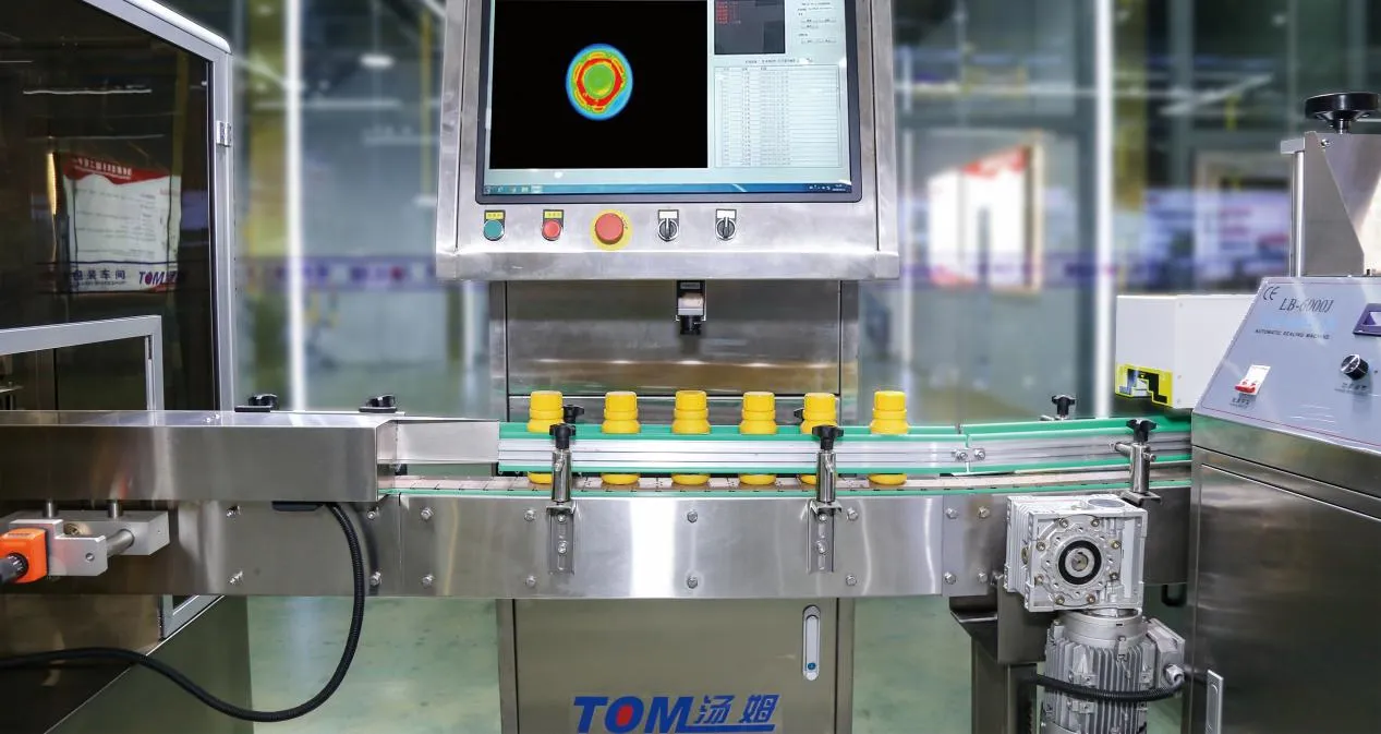 Усовершенствованная поршневая фасовочная машина с отслеживанием для производства дезинфицирующего средства для рук 11